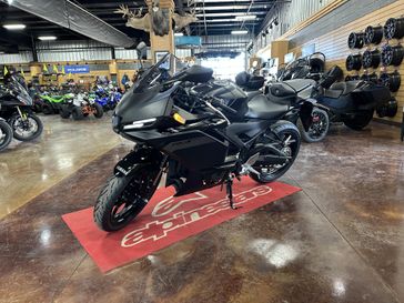 2025 YAMAHA YZFR3 ABS MATTE STEALTH BLACK