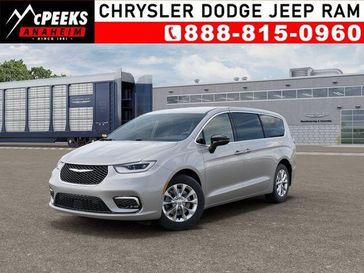 New 2026 Chrysler Pacifica Select