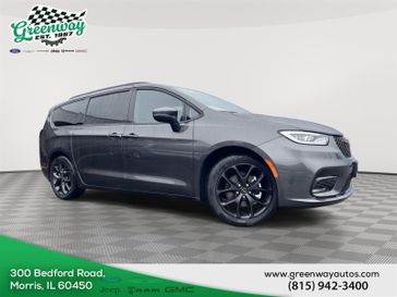 Used 2023 Chrysler Pacifica Touring L