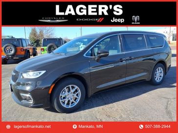 New 2026 Chrysler Pacifica Select