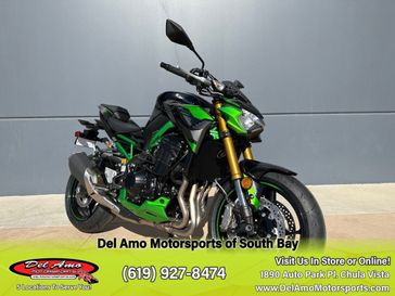 2024 Kawasaki ZR900MRFNL-BK2  in a METALLIC SPARK BLACK/METALLIC MATTE GRAPHENESTEEL GRAY/CANDY LIME GREEN exterior color. Del Amo Motorsports of South Bay (619) 547-1937 delamomotorsports.com 