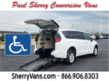 Used 2023 Chrysler Pacifica Touring L