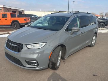 Used 2022 Chrysler Pacifica Touring L