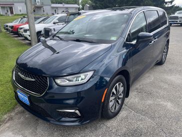 Used 2023 Chrysler Pacifica Hybrid 
