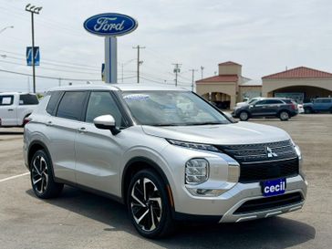 Used 2024 Mitsubishi Outlander SE