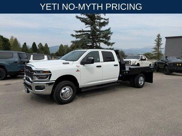 New 2026 RAM 3500 Tradesman Crew Cab Chassis 4x4 60' Ca