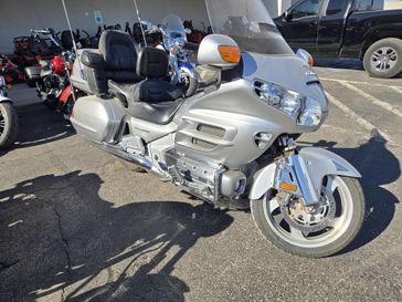 USED 2005 HONDA GOLD WING 