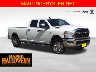 2024 RAM 3500 Tradesman Crew Cab 4x4 8' Box