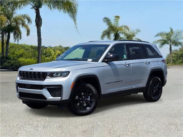 New 2026 Jeep Grand Cherokee Laredo Altitude 4x2