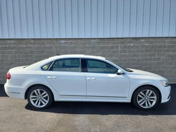 2017 Volkswagen Passat 1.8T SE w/Technology