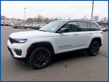New 2025 Jeep Grand Cherokee LIMITED 4X4