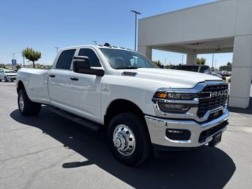 2025 RAM 3500 Tradesman Crew Cab 4x4 8' Box