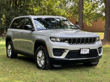 New 2025 Jeep Grand Cherokee Laredo X 4x4