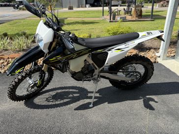 New 2026 Triumph TF 450-E 