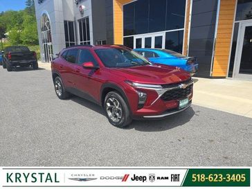 Used 2025 Chevrolet Trax LT