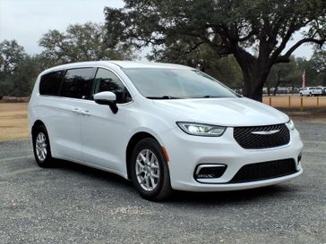 Used 2023 Chrysler Pacifica Touring L