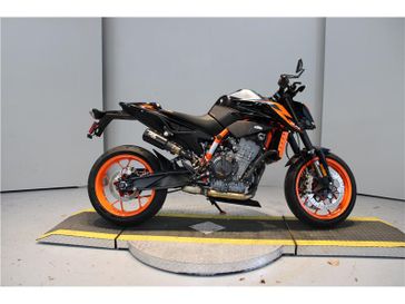 2022 KTM 890 DUKE R 