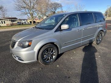 2014 Chrysler Town & Country S