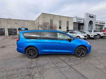 New 2026 Chrysler Pacifica Limited Awd