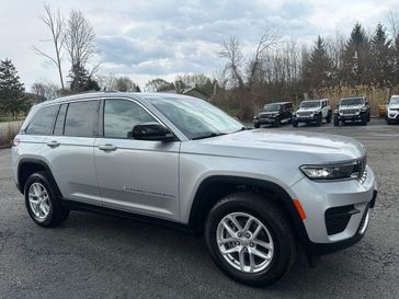 Used 2024 Jeep Grand Cherokee Laredo