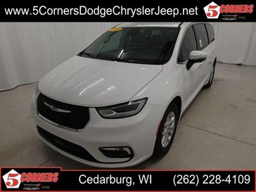 Used 2023 Chrysler Pacifica Touring L