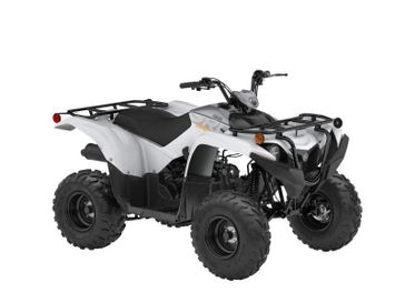 2024 Yamaha Kodiak in a White Armor Gray exterior color. New England Powersports 978 338-8990 pixelmotiondemo.com 