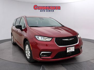 New 2026 Chrysler Pacifica Select