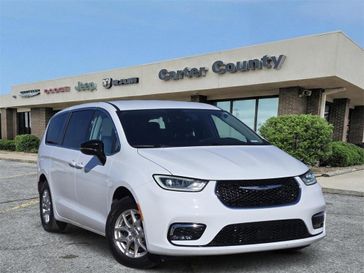 Used 2024 Chrysler Pacifica Touring L