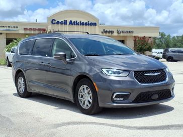Used 2022 Chrysler Pacifica Touring L