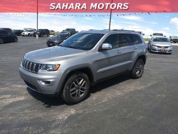 2021 Jeep Grand Cherokee Limited in a Billet Silver Metallic Clear Coat exterior color and Blackinterior. Sahara Motors Inc 435-500-5052 saharamotorschryslerdodgejeep.com 