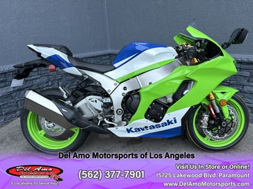 2024 Kawasaki ZX1002LRFBL-GN2  in a LIME GREEN/PEARL CRYSTAL WHITE/BLUE exterior color. Del Amo Motorsports of Los Angeles (562) 262-9181 delamomotorsports.com 