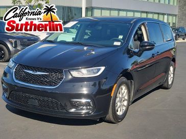 Used 2024 Chrysler Pacifica Touring L
