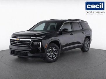 Used 2025 Chevrolet Traverse LT