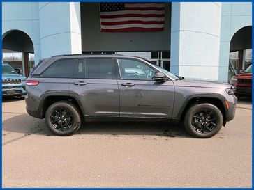 Used 2025 Jeep Grand Cherokee Altitude X