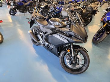 2025 YAMAHA YZFR3 ABS MATTE STEALTH BLACK 