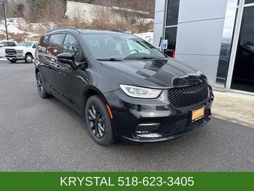 Used 2021 Chrysler Pacifica Touring