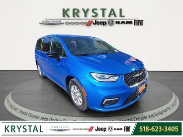 Used 2026 Chrysler Pacifica Select