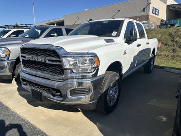 2024 RAM 2500 Tradesman Crew Cab 4x4 6'4' Box