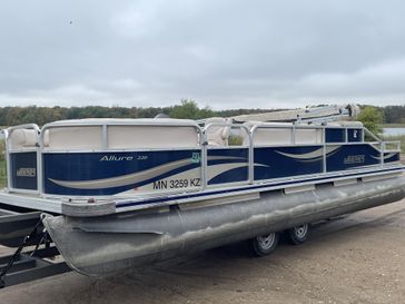 Used 2013 WEERES ALLURE 220JXA 