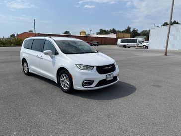 Used 2022 Chrysler Pacifica Touring L