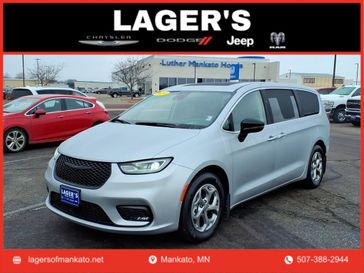 Used 2024 Chrysler Pacifica Limited