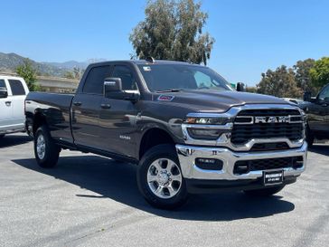 2025 RAM 2500 Big Horn Crew Cab 4x4 8' Box