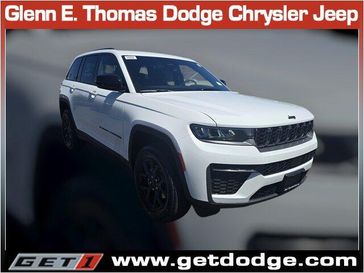 New 2026 Jeep Grand Cherokee Laredo Altitude 4x2