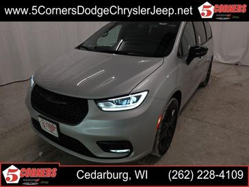 New 2026 Chrysler Pacifica Limited Awd