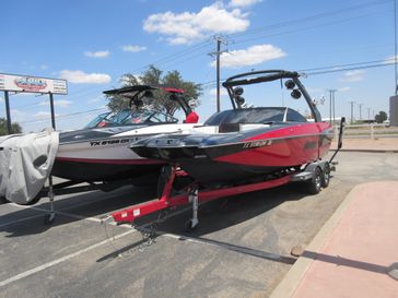 USED 2017 MALIBU WAKESETTER 22MXZ 