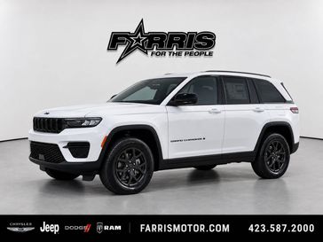 New 2027 Jeep Grand Cherokee Laredo X 4x4