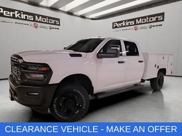 New 2026 RAM 2500 Tradesman Crew Cab 4x4 8' Box