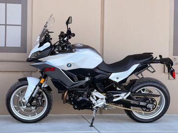 2023 BMW F 900 XR in a Light White exterior color. Gateway BMW Ducati Motorcycles 314-427-9090 gatewaybmw.com 