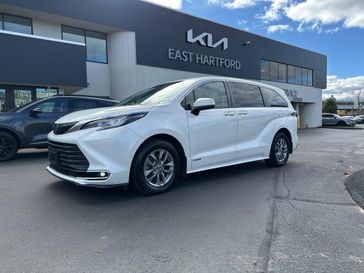 Used 2021 Toyota Sienna XLE