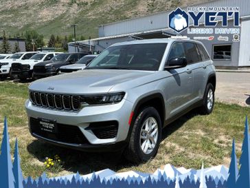 2023 Jeep Grand Cherokee Laredo 4x4